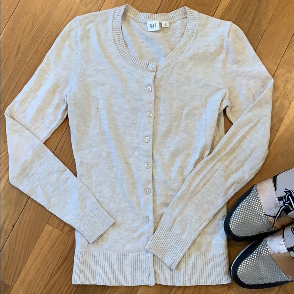 Gap beige cardigan in xs